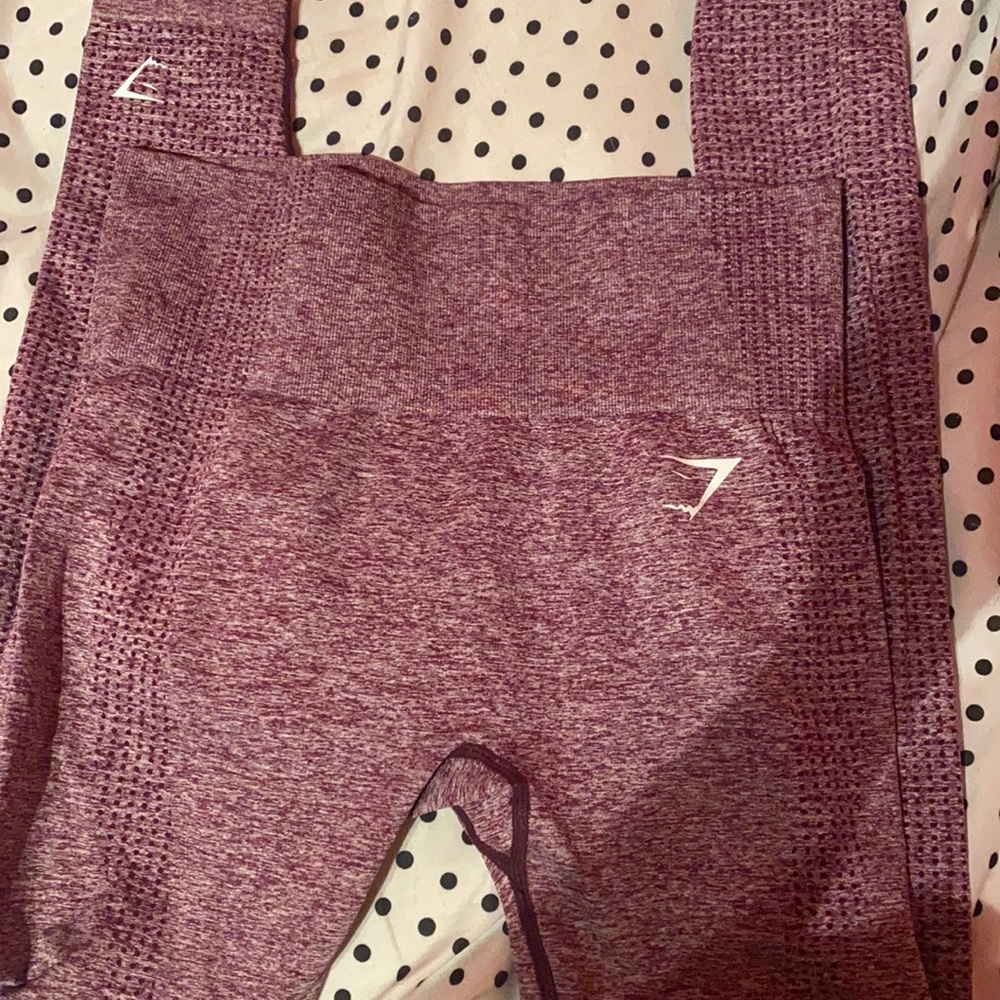 Gym shark leggings